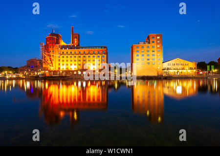 Innenhafen oder Inner Harbor District in der Stadt Duisburg, Deutschland Stockfoto