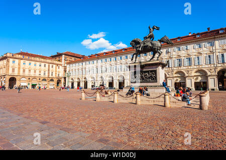 TURIN, Italien - April 08, 2019: Piazza San Carlo ist ein Hauptplatz in Turin Stadt, Region Piemont in Norditalien Stockfoto