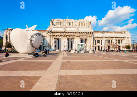 Mailand, Italien - 09 April, 2019: Stazione Milano Centrale ist der wichtigste Bahnhof der Stadt Mailand in der Lombardei Region des nördlichen Italien Stockfoto