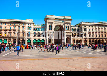 Mailand, Italien - 09 April, 2019: Die Galleria Vittorio Emanuele II ist die älteste aktive Einkaufszentrum und ein Wahrzeichen von Mailand in Italien Stockfoto