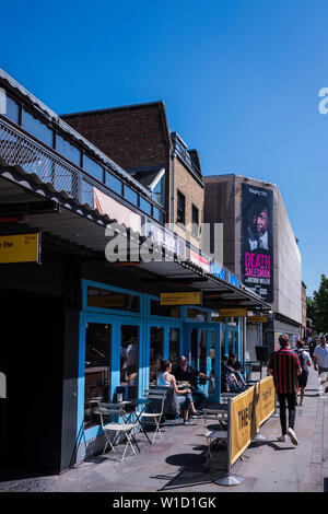 Das Young Vic Theatre, der Schnitt, Stadtteil Southwark, London, England, Großbritannien Stockfoto