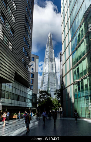 Der Shard ist ein 95-stöckiges Hochhaus supertall, vom italienischen Architekten Renzo Piano entworfen, in Southwark, London, UK Stockfoto