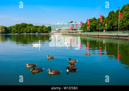 HANNOVER, Deutschland - Juli 05, 2018: Maschsee ist ein künstlicher See in Hannover Stadt, Deutschland Stockfoto