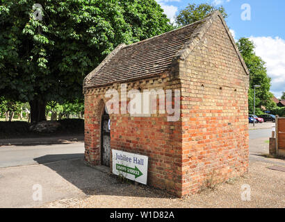 Die alte Lock-up, School Lane, Eaton Socon, Cambridgeshire, England, Großbritannien Stockfoto