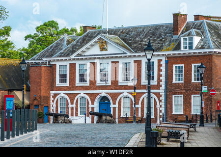 Das Custom House auf dem Kai am Ufer des Flusses Exe in Exeter, Devon, England, UK. Stockfoto