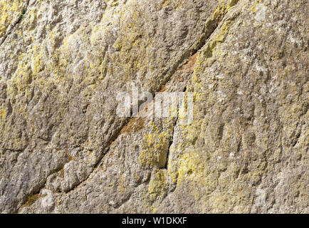 Alte Big Rock close-up mit Crack. Hintergrund. Stockfoto