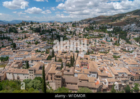 Blick auf das Viertel Albaicín und die Sacromonte in Granada, Spanien Stockfoto