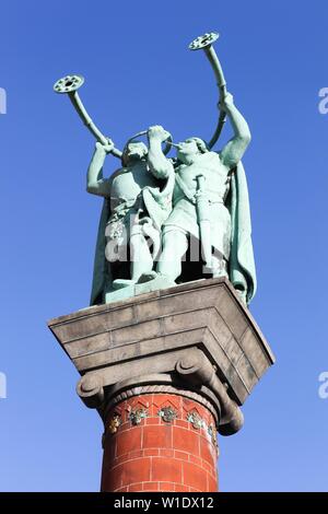 Die lur Gebläse Statue in der Nähe des Rathaus in Kopenhagen, Dänemark. Stockfoto