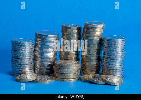 Englisch Währung Stapel von Münzen Stockfoto