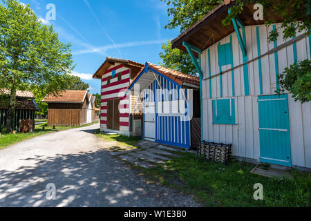 Fischer Häuser in Biganos auf der Bucht von Arcachon, Frankreich. Stockfoto