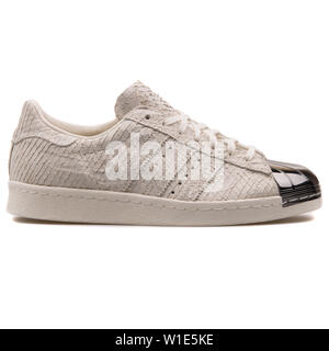Adidas Superstar 80er Metal Toe W Frauen klassisches weies Leder mit Snake  Skin Muster Sneakers - S82483 Stockfotografie - Alamy