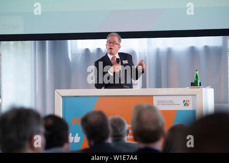 Essen, Deutschland. 01. Juli, 2019. Prof. Andreas Kruse, Psychologe, Gerontologe und Demographen sowie verantwortliche Autor der nationalen Berichte des Bundestages, Ruhr-Konferenz, Thema Forum' Potentiale der Metropolregion für Gesundheit und Pflege" in der Sanaa-Gebäude auf dem Gelände der Zeche Zollverein Weltkulturerbe in Essen, 01.07.2019. | Verwendung der weltweiten Kredit: dpa/Alamy leben Nachrichten Stockfoto