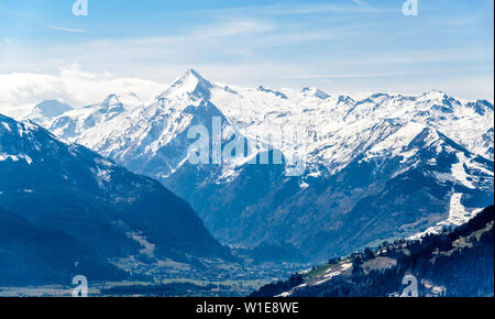 Zell am See. Blick auf die Alpen in der Nähe Zellersee (Zeller) See, Kitzsteinhorn. Zillertal, Österreich, Salzburger Land, in der Nähe von Tirol, Tirol Stockfoto