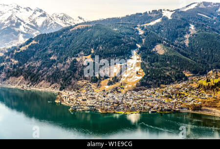 Zell am See. Blick auf den Zellersee (Zeller) See und Alpen, in der Nähe von Kaprun. Zillertal. Österreich, Salzburger Land, in der Nähe von Tirol, Tirol Stockfoto