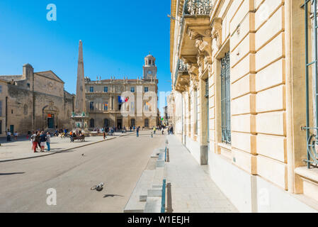 Place de la Republique, Arles, Bouches du Rhône, Provence, Provence-Alpes-Cote d'Azur, Frankreich, Europa Stockfoto