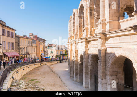 Amphitheater in Arles, Arles, Bouches du Rhône, Provence, Provence-Alpes-Cote d'Azur, Frankreich, Europa Stockfoto