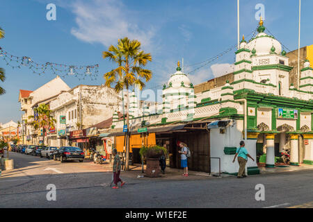 Eine Straßenszene in Little India, George Town, Insel Penang, Malaysia, Südostasien, Asien Stockfoto