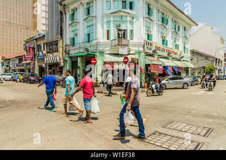 Eine Straßenszene in Little India, George Town, Insel Penang, Malaysia, Südostasien, Asien Stockfoto