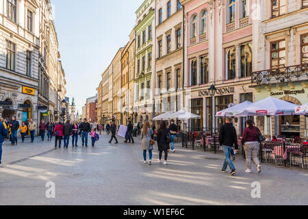 Der Hauptplatz Rynek Glowny, in die mittelalterliche Altstadt, Weltkulturerbe der UNESCO, Krakau, Polen, Europa Stockfoto