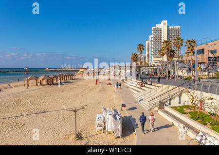 Ansicht der Hotels und der Promenade auf der Hayarkon Street, Tel Aviv, Israel, Naher Osten Stockfoto