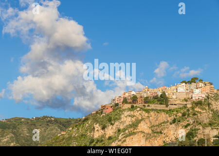 Blick von Madonna della Rocca Kirche des Dorfes Castelmola, Taormina, Sizilien, Italien, Europa Stockfoto