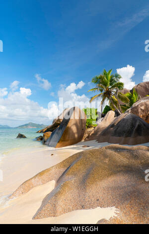 Markante Kalkstein Felsformationen auf Anse Source D'Argent, La Digue, Seychellen, Indischer Ozean, Afrika Stockfoto