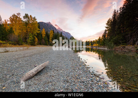 Sonnenuntergang bei Avalanche Creek, Glacier National Park, Montana, Vereinigte Staaten von Amerika, Nordamerika Stockfoto