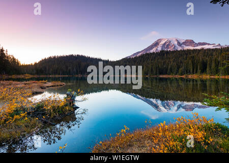 Reflection Lake, Mount Rainier National Park, Washington State, Vereinigte Staaten von Amerika, Nordamerika Stockfoto