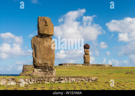 Moai Köpfe auf der Osterinsel, Rapa Nui Nationalpark, UNESCO-Weltkulturerbe, Easter Island, Chile, Südamerika Stockfoto