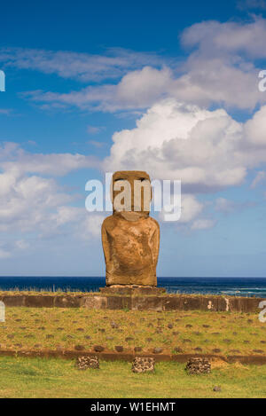 Moai Köpfe auf der Osterinsel, Rapa Nui Nationalpark, UNESCO-Weltkulturerbe, Easter Island, Chile, Südamerika Stockfoto