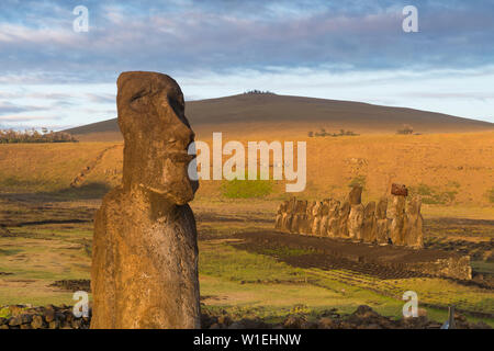 Moai Köpfe auf der Osterinsel, Rapa Nui Nationalpark, UNESCO-Weltkulturerbe, Easter Island, Chile, Südamerika Stockfoto