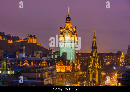 Edinburgh in der Dämmerung, UNESCO-Weltkulturerbe, Edinburgh, Schottland, Großbritannien, Europa Stockfoto