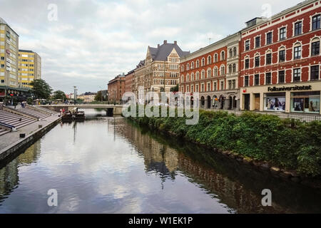 Durch Sodra Forstadskanalen Straße Drottninggatan, Malmö, Skane, Schweden, Skandinavien, Europa Stockfoto