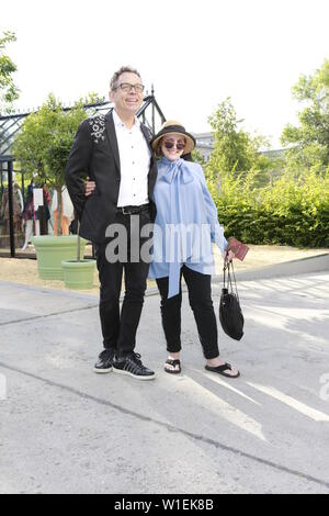 BERLIN, DEUTSCHLAND, - Juli 01: Frank Mutters und Katharina Thalbach nimmt an den Guido Maria Kretschmer fashion show während der Fashion Week Berlin Frühjahr/Sommer 2020 im Ewerk am 1. Juli 2019 in Berlin, Deutschland. Stockfoto