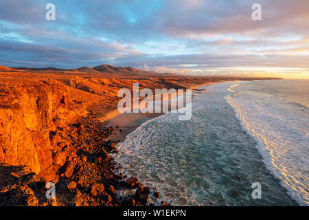 El Cotillo Küstenlandschaft bei Sonnenuntergang, Fuerteventura, Kanarische Inseln, Spanien, Atlantik, Europa Stockfoto