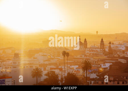 Sonnenuntergang Blick auf die Stadt, San Cristobal de La Laguna, Weltkulturerbe der UNESCO, Teneriffa, Kanarische Inseln, Spanien, Atlantik, Europa Stockfoto