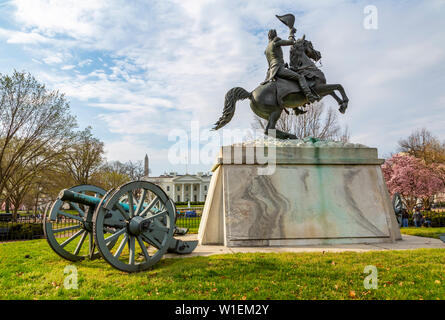 Blick auf das Weiße Haus und die spring blossom in Lafayette Square, Washington D.C., Vereinigte Staaten von Amerika, Nordamerika Stockfoto