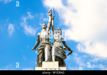 Arbeitnehmer und kolchose Frau Statue Stockfoto