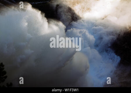 Blick auf den Nevada Fall vom Gipfel des John Muir Trail, Yosemite National Park, Kalifornien, USA Stockfoto