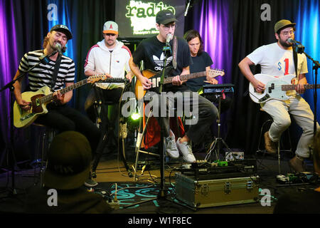 BALA CYNWYD, PA - 1. JULI: Hembree besuchen Radio 104.5 Performance Studio Bala Cynwyd, Pa 1. Juli 2019 Credit: Star Shooter / MediaPunch Stockfoto