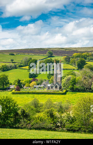 St. Pancras Kirche in Widecombe im Moor Dorf im Nationalpark Dartmoor, Devon, England, UK. Stockfoto