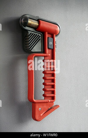 Nahaufnahme einer Safety Hammer Glas zu brechen. Stockfoto
