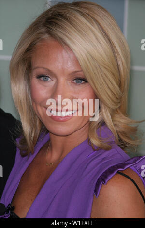 Kelly Ripa 2008 Foto von John Barrett/PHOTOlink.net Stockfoto