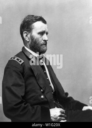 Ulysses S. Grant (1822-85), 18. Präsident der Vereinigten Staaten von 1869-77, Sitz Portrait während General der Unionsarmee während des Amerikanischen Bürgerkrieges, Fotografie von Mathew Brady, 1865 Stockfoto