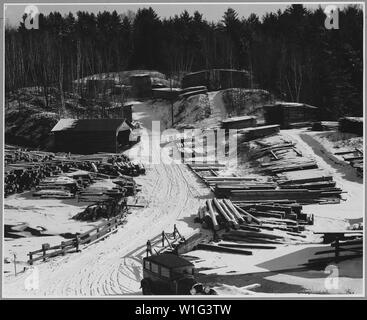 Landaff, Grafton County, New Hampshire. Eine Reihe von kleine, privat geführte Mühlen noch existieren. . .; Umfang und Inhalt: Die Bildunterschrift lautet wie folgt: Landaff, Grafton County, New Hampshire. Eine Reihe von kleine, privat geführte Mühlen noch existieren in dieser Region, obwohl das viel kleinere Startseite - Bauernhof Mühlen in der Rückseite Städte wie Landaff lange verlassen wurden. Dies ist der Hof der Mühle, in der Nähe von Lissabon in der Amonoosuc Tal. Stockfoto