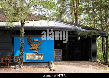 Eingang RSPB Loch Garten Osprey Centre im Abernethy Wald Naturschutzgebiet im Cairngorms National Park. Nethybridge Strathspey Highland Schottland Großbritannien Stockfoto