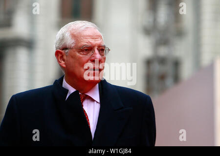 (190702) - Brüssel, 2. Juli 2019 (Xinhua) - Datei Foto am Februar 1, 2019 zeigt spanische Außenminister Josep Borrell Fontelles für ein informelles Treffen der EU-Außenminister in Bukarest, Rumänien anreisen. Die Staats- und Regierungschefs der Europäischen Union am Dienstag einigten sich auf die zukünftige Führung der EU-Institutionen, schlägt Ursula von der Leyen, die weibliche Verteidigungsminister der nächsten Europäischen Kommission Präsident sein. Charles Michel, der Premierminister von Belgien, gewählt wird, der nächste Präsident des Europäischen Rates. Christine Lagarde, der Geschäftsführer des Internationalen Stockfoto