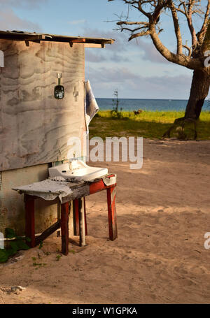 Einfache Badezimmer auf uoleva Insel, der taiana Resort, Tonga Stockfoto