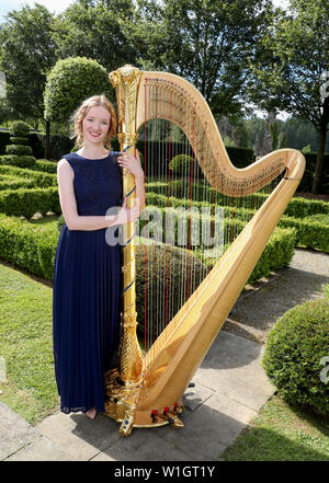 Alis Huws, das neue offizielle Harfenistin an den Prinzen von Wales, posiert für ein Foto bei einem musikalischen Abend durch den Prinzen von Wales und die Herzogin von Cornwall an amtlichen Waliser residence Llwynywermod in Llandovery, Carmarthenshire gehostet werden. Stockfoto