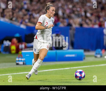 Lyon, Frankreich. 02 Juli, 2019. Lucy Bronze von England während eines Spiels zwischen England und den Vereinigten Staaten. Weltmeisterschaft Qualifikation Fußball. FIFA. Gehalten am Stadion in Lyon Lyon, Frankreich (Foto: Richard Callis/Fotoarena) Credit: Foto Arena LTDA/Alamy leben Nachrichten Stockfoto